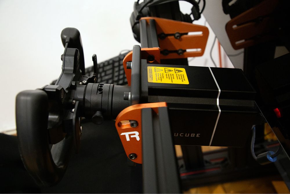Simulator sim racing complet - SIMUCUBE