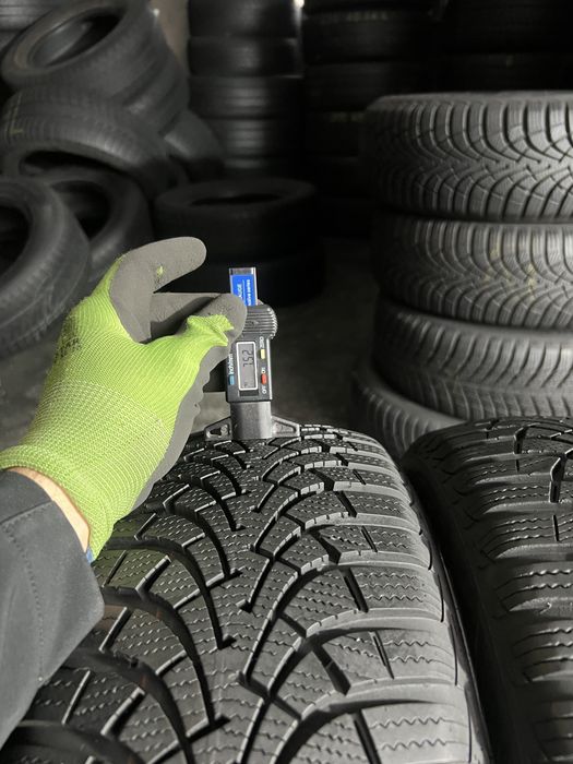 2 anvelope de iarna 195/55/16 Goodyear!