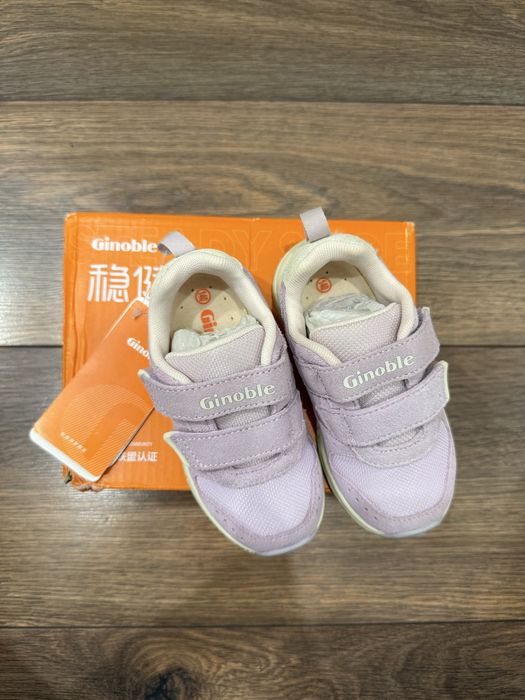 Детские кроссовки