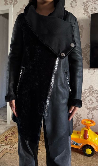 Продам дублёнку женскую  новую