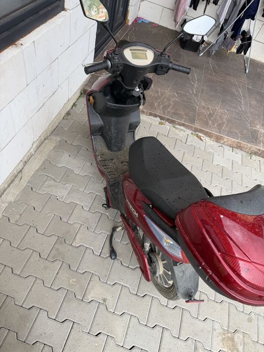 Vand scuter electric.