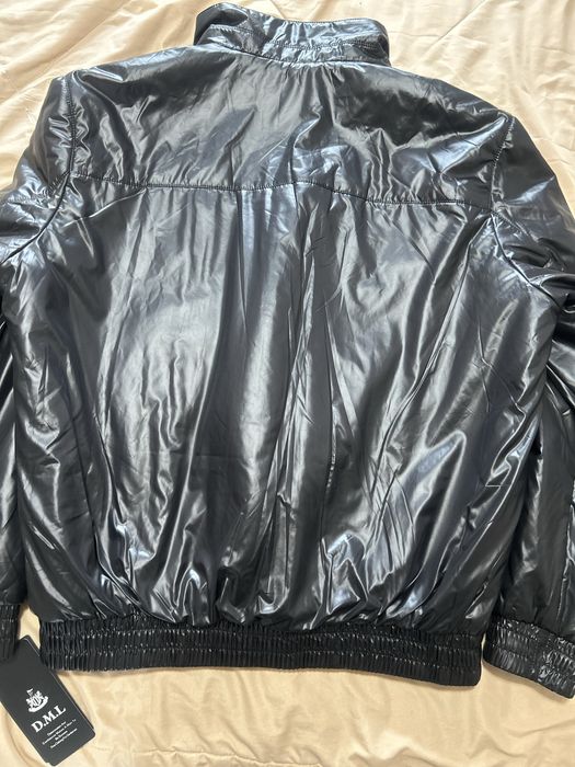 Продается куртка новая мужская