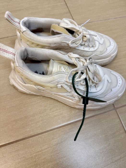 Off white Odsy 1000