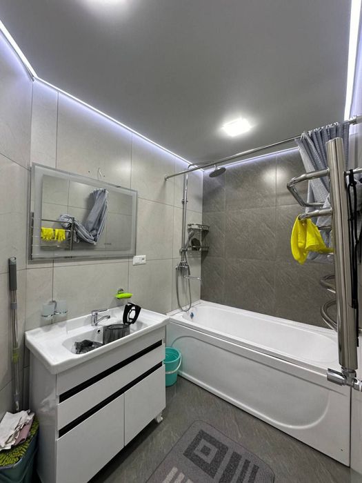 Сдается в Аренду Люкс 3х ком.кв. Вокзал. 100м2.