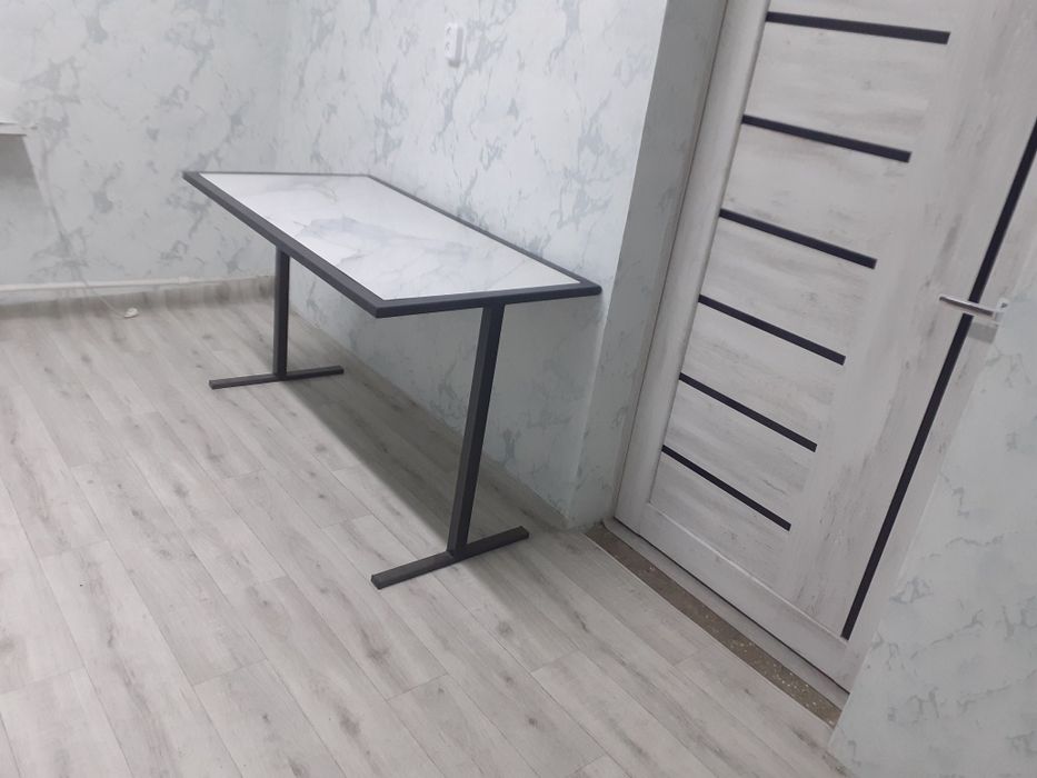 Кухонный стол новый