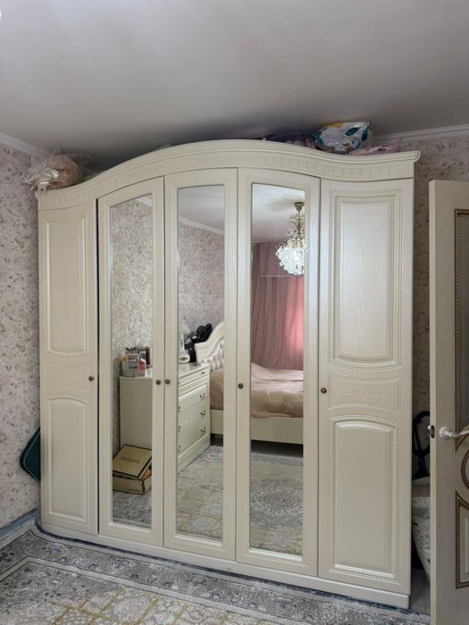 Продам спальни гарнитур с сундуками