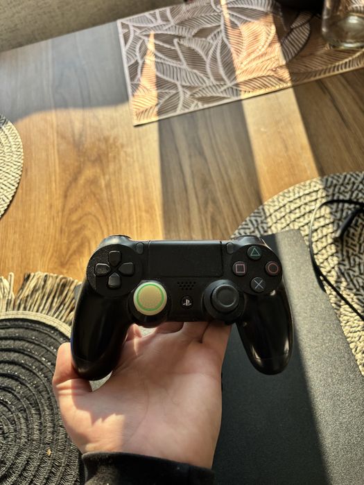 Плейстейшън 4 slim