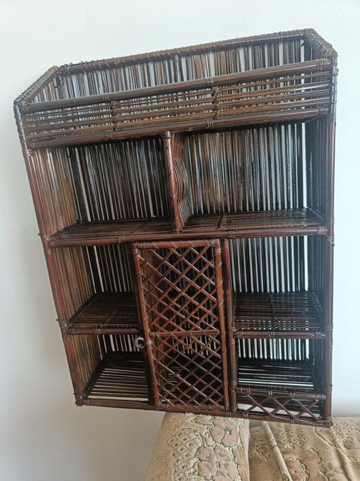 Raft decorativ de atașat pe perete