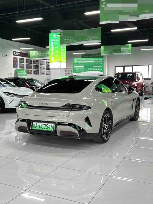 Элегантные б/у автомобили из Китая по низкой цене