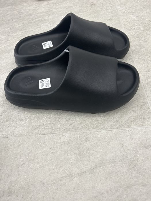 Black Yeezy slides