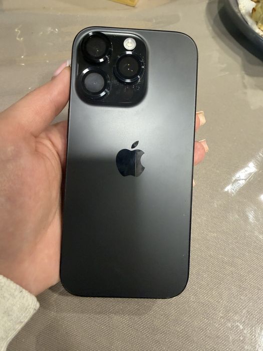 Продам в отличном состоянии Iphone 16 Pro
