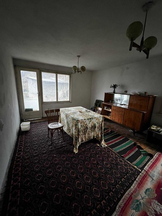 Продава се Къща в с. Томпсън, Област София-област - 228 кв.м за 426 €/кв.м - Снимка #1