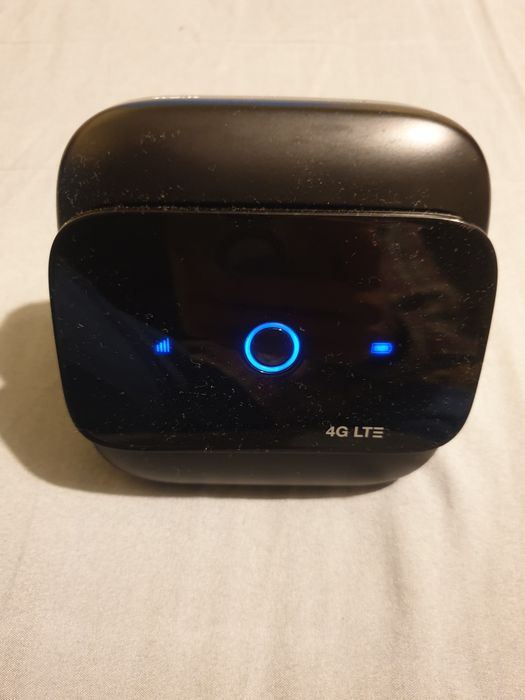 Modem Huawei 4G LTE portabil și cu Dock
