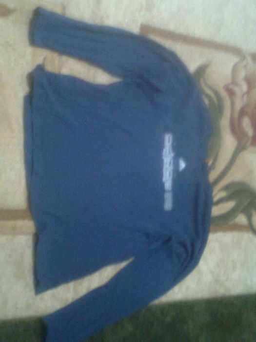 Продается мужская футболка с длинным рукавом