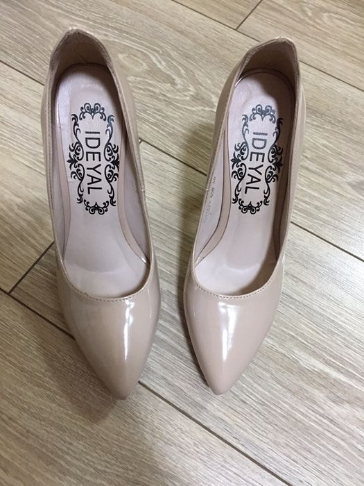 Продам туфли новые