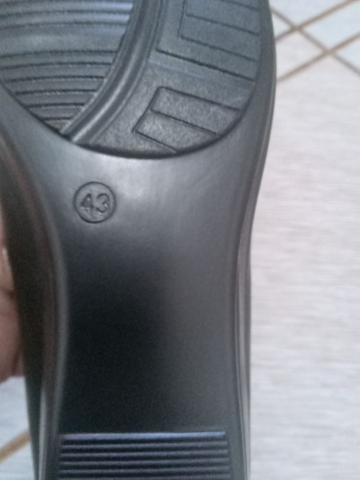 Продам женские туфли