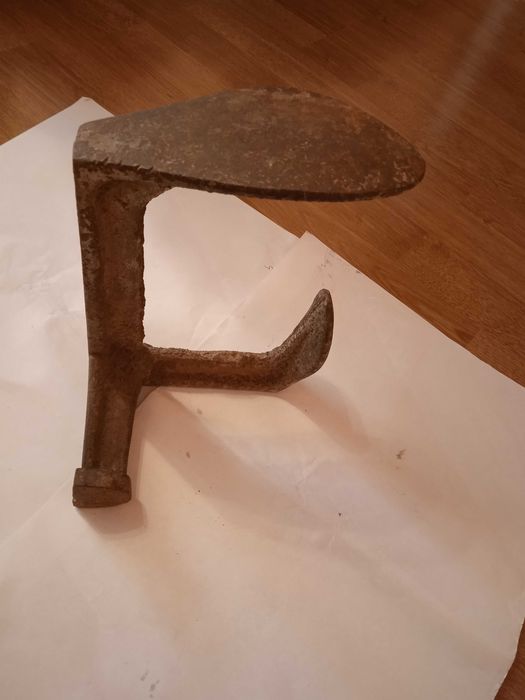 Nicovala de cizmarie veche