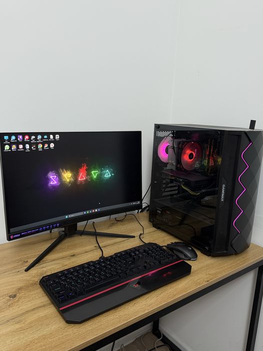 Продаёт игровой монитор в идеальном состоянии