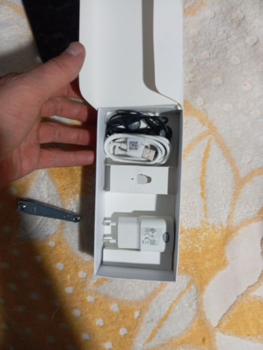 Продаётся телефон в отличном состоянии коробка  документы есть