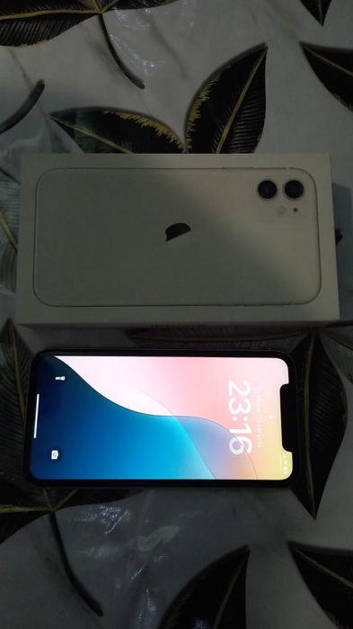 Продам айфон 11 идеальном состоянии