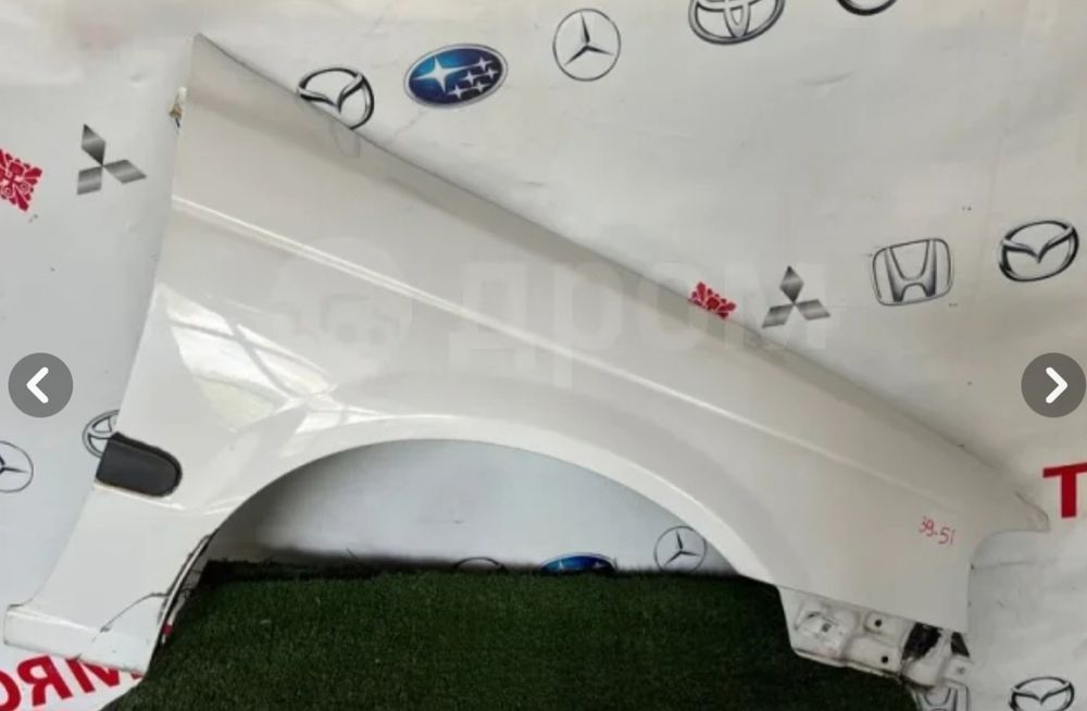 Крыло переднее правое ниссан санни 2000 г.в. с поворотником