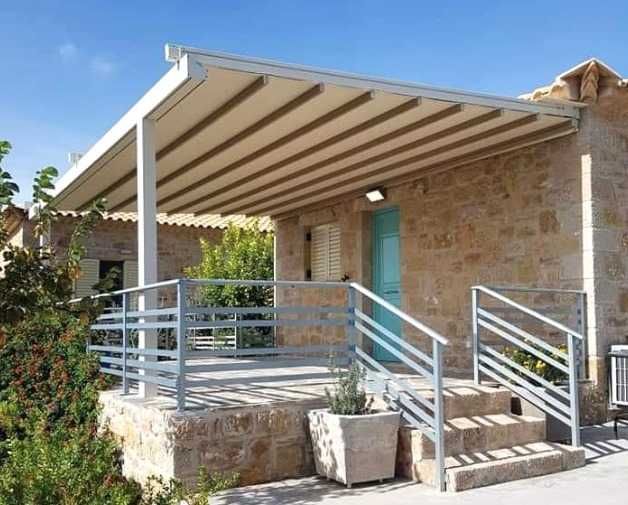 Pergola terasa membrana PVC motorizată BISTRITA