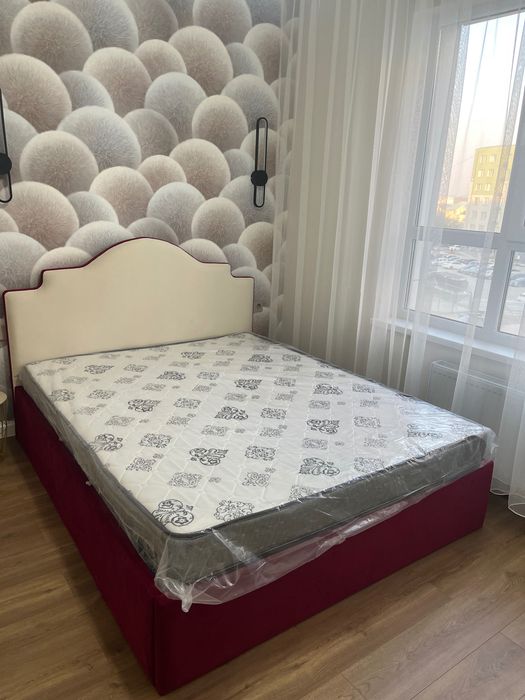 Кровать с матрасом