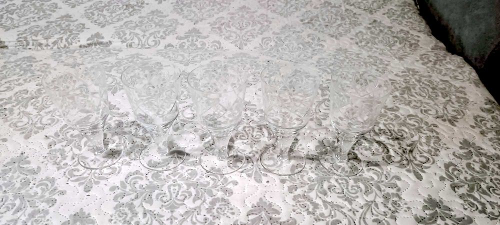 Винтидж сервиз от 5 бр. КРИСТАЛНИ чаши с ръчна гравюра Високо качество