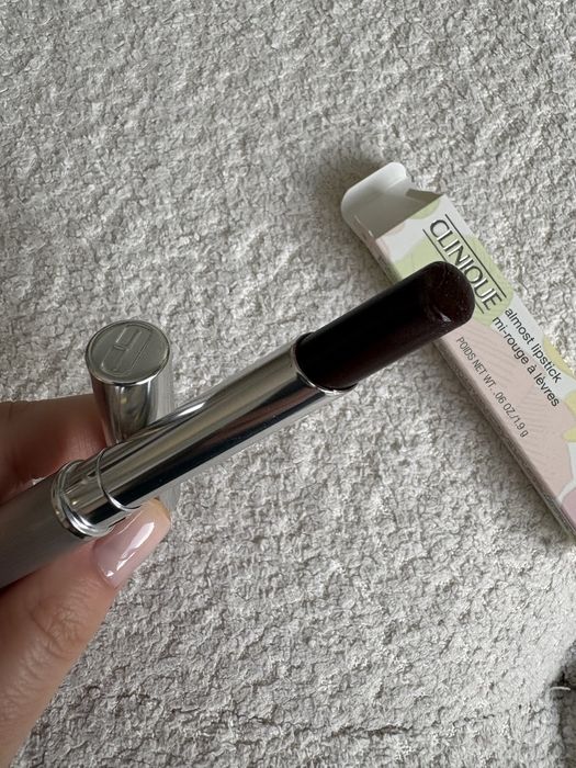 Прахообразна пудра Givenchy цвят 03 Voile Rosé Clinique almost lipstick цвят Black Honey