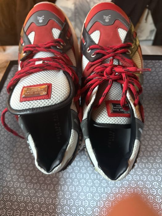 Внос от Холандия само един път са носени оргинални маратонки Filip Ple