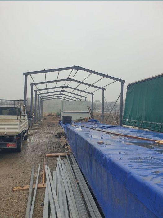 Hala metalica 15x20 din profile cu teava pe acoperis la Reducere