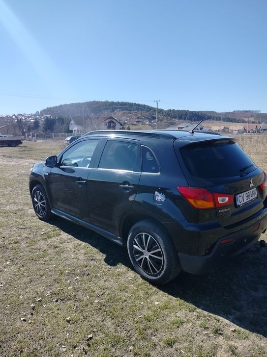 Vând Mitsubishi ASX