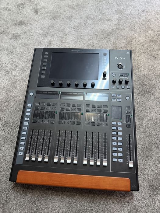 Behringer Wing Compact
