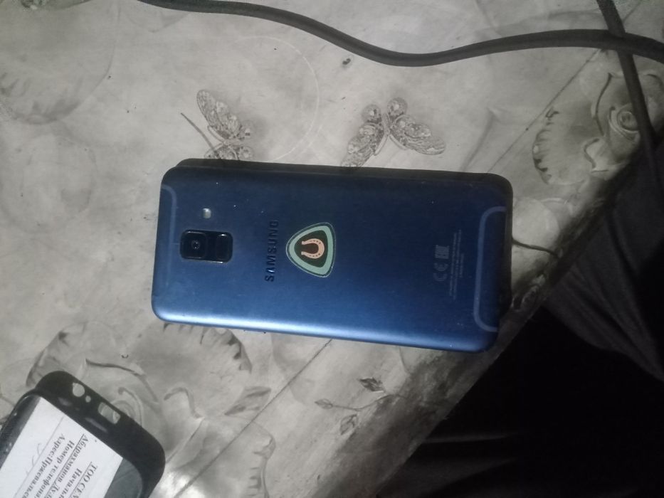 Продам Самсунг а6