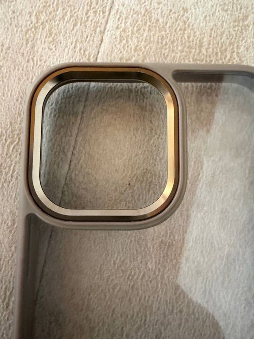 Чехол для iphone 16 pro max gold