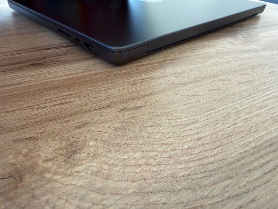 MacBook Pro 16" M4 PRO Chip 14-CPU/20-GPU/48GB RAM/512GB SSD