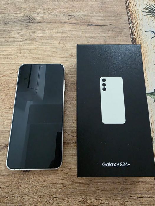 Samsung Galaxy S24 plus