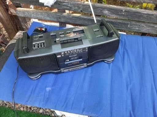 Radiocasetofon SHARP ,dublu-casett perfecta stare de funcționare.