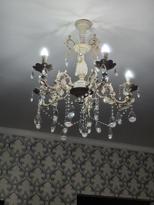 Люстра б/у . 10 000 тг