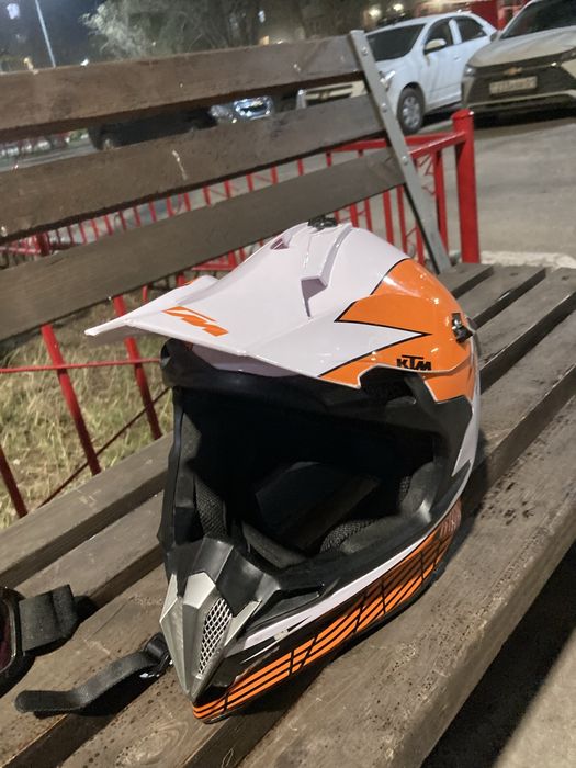 Продам шлем Ктм