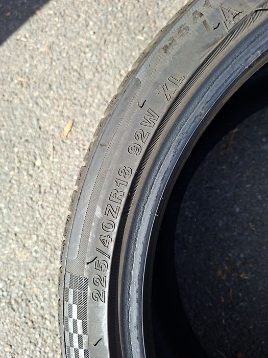 4 anvelope Iarna 225/40/18 DOT 1824 foarte buna