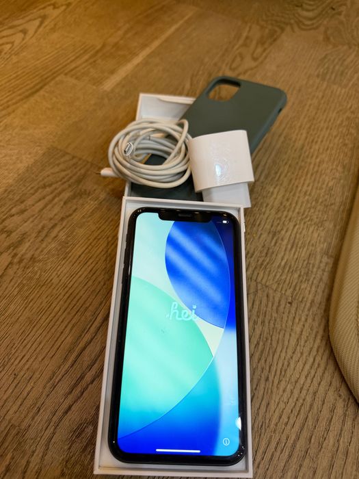 iPhone 11, Black, 64 gb