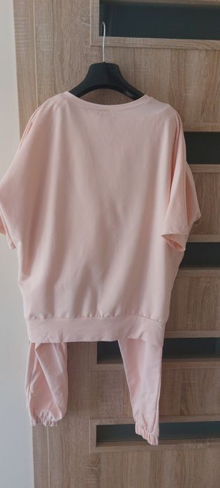 Дамски дрехи/екип