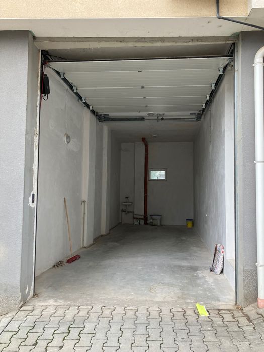 Давам гараж под наем