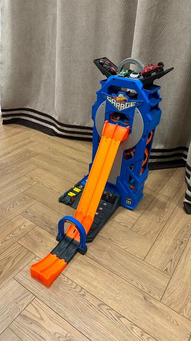 Трек для машинок  hot wheels