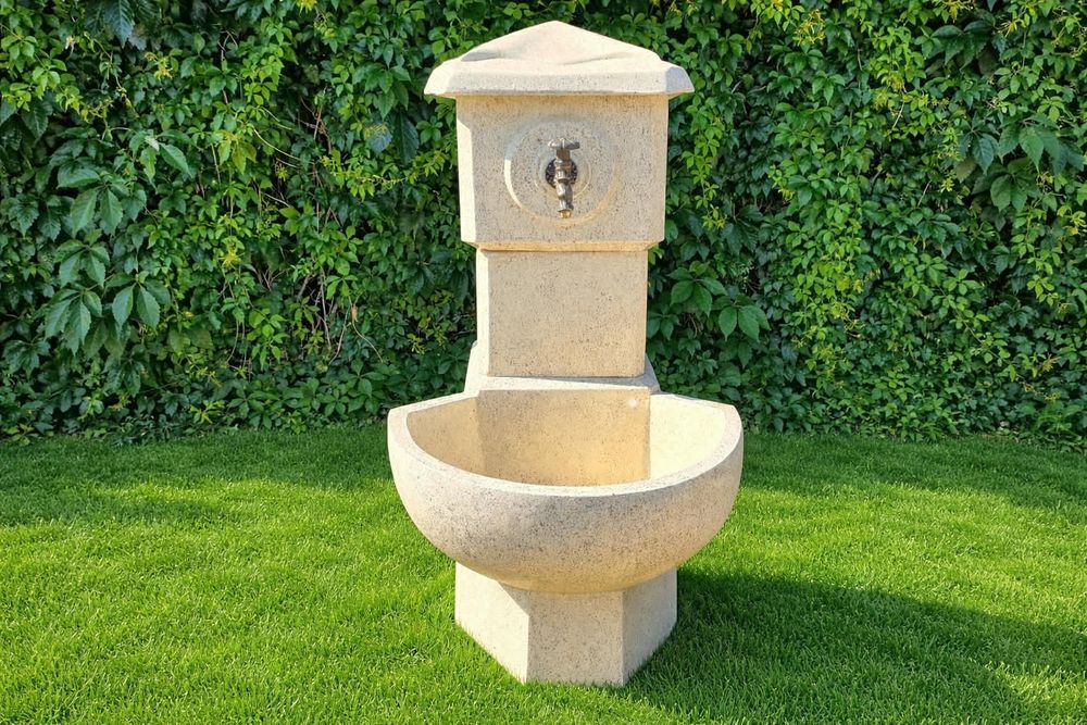 Уникални градински чешми– придайте стил на двора си
