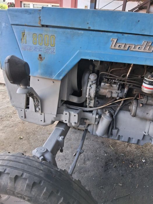 Vând tractor landini
