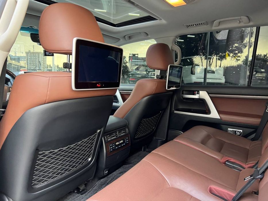 Toyota Land Cruiser 200