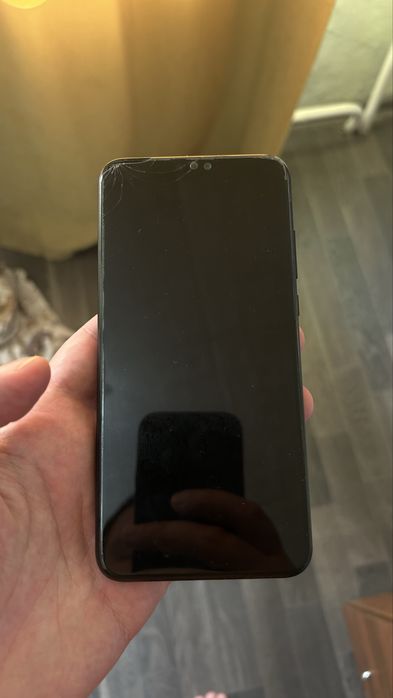 Продам не рабочий honor 8x