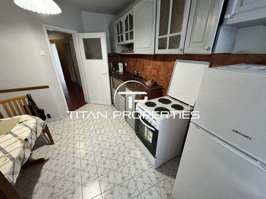 Дава се под наем Тристаен апартамент в Бургас, Център - 98 кв.м за 433.5 € - Снимка #9